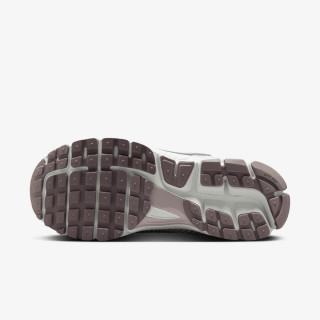 Nike Патики W NIKE ZOOM VOMERO 5 
