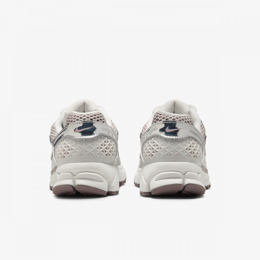 Nike Патики W NIKE ZOOM VOMERO 5 