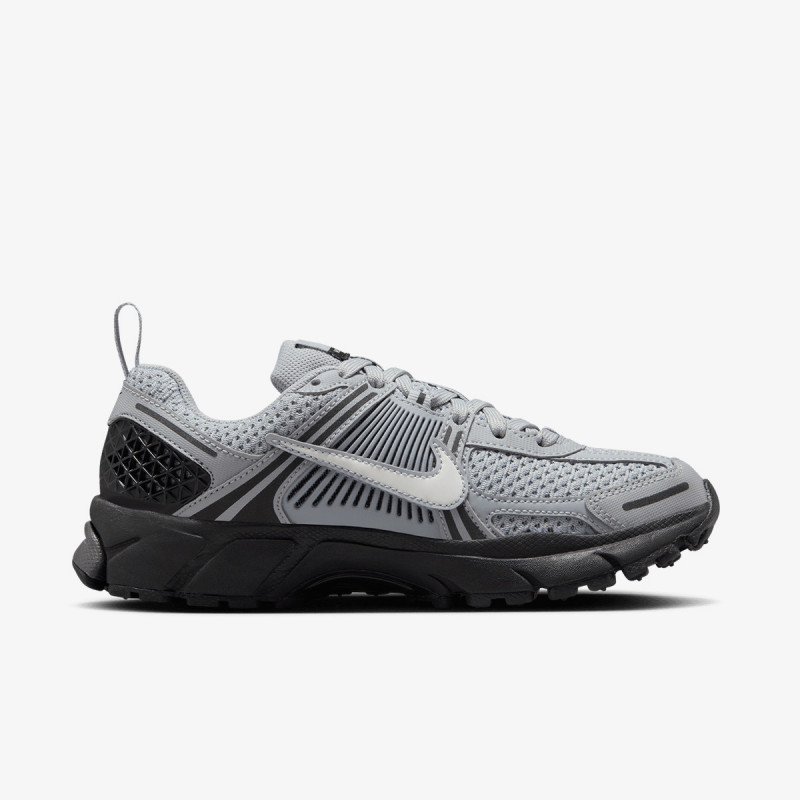 Nike Патики NIKE VOMERO 5 GS 