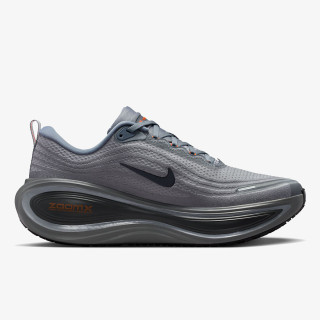 Nike Atlete NIKE VOMERO PLUS 
