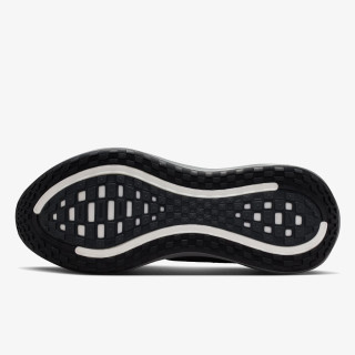 Nike Atlete NIKE VOMERO PLUS 