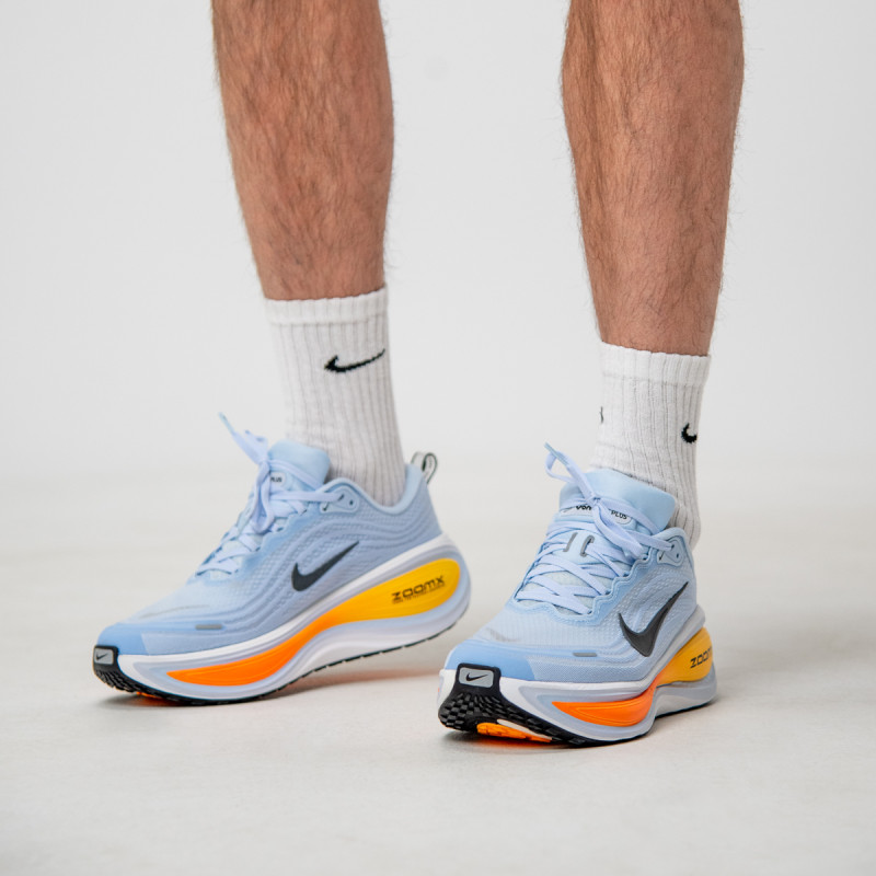 Nike Atlete NIKE VOMERO PLUS 