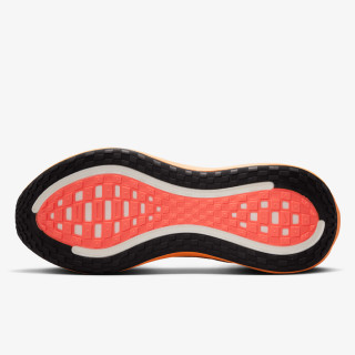 Nike Atlete NIKE VOMERO PLUS 