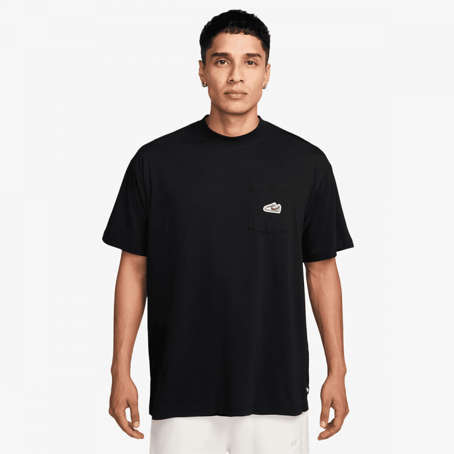 Nike Маица U NSW TEE M90 SNKR PTCH PKT 2 