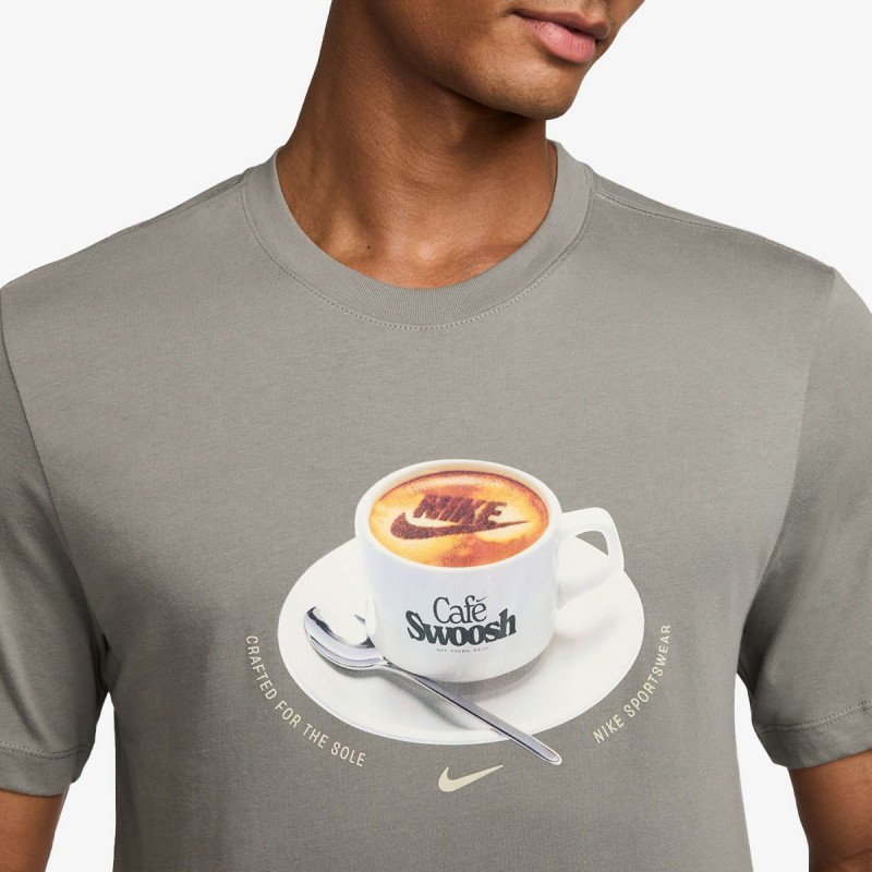 Nike Bluzë U NSW TEE STD CAFE SWOOSH MUG 