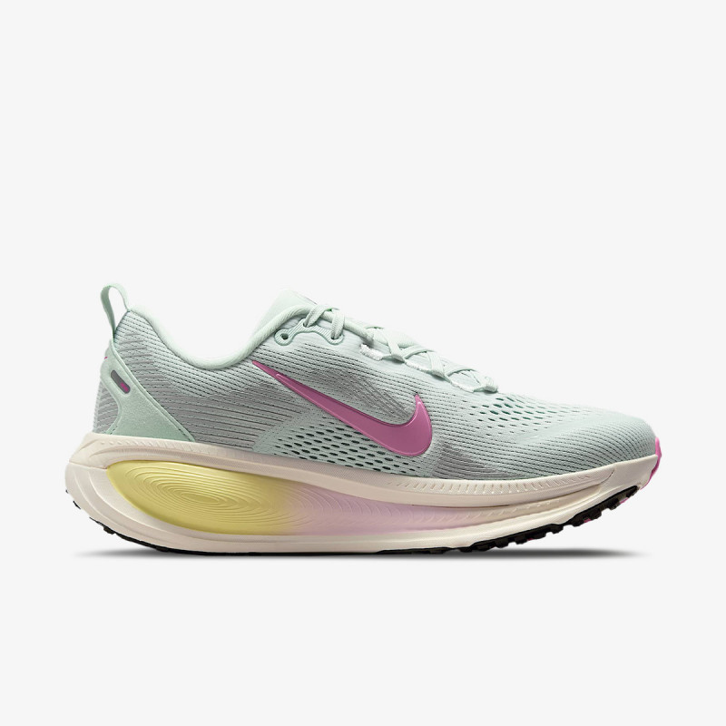 Nike Atlete Nike Vomero 18 