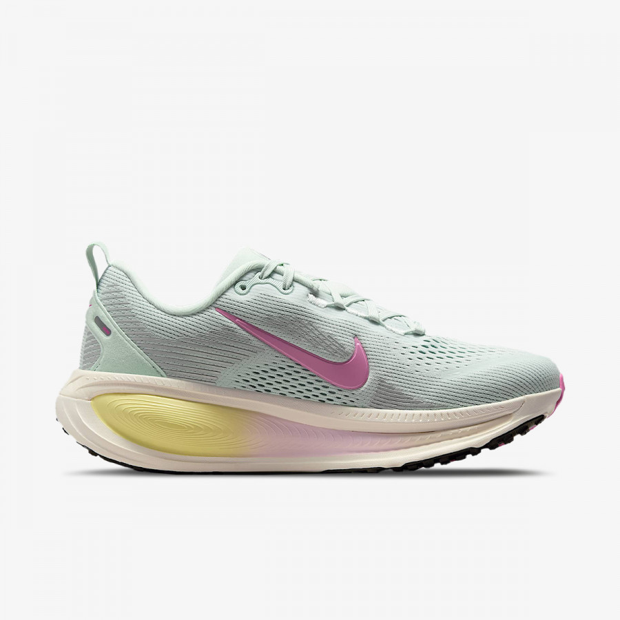 Nike Atlete Nike Vomero 18 