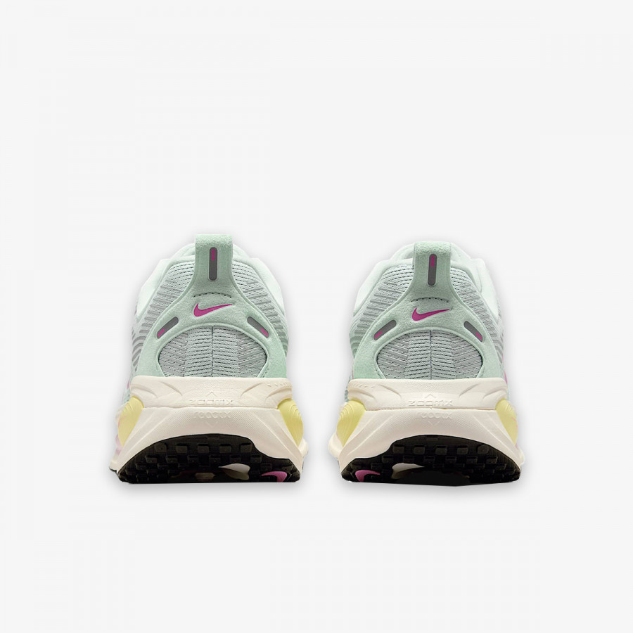 Nike Atlete Nike Vomero 18 