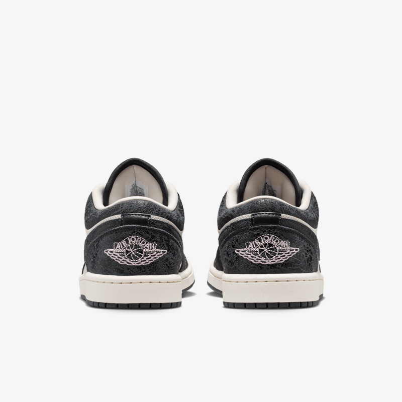 Nike Патики WMNS AIR JORDAN 1 LOW SE V2 