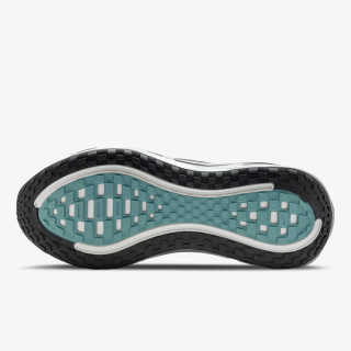 Nike Atlete NIKE VOMERO PLUS 