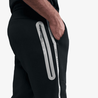 Nike Pjesa e poshtme e kostumit M NK TECH FLC JGGR PANT REFLEC 