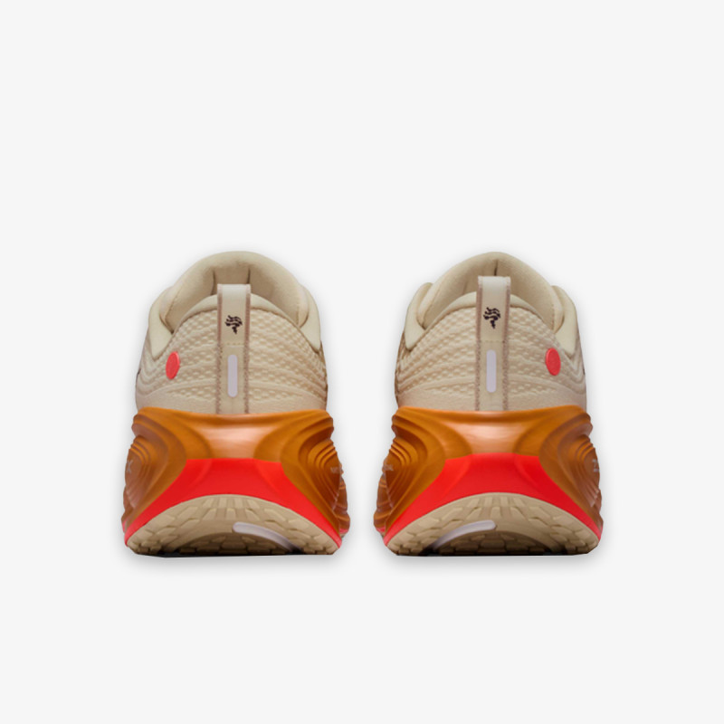 Nike Atlete NIKE VOMERO PLUS 