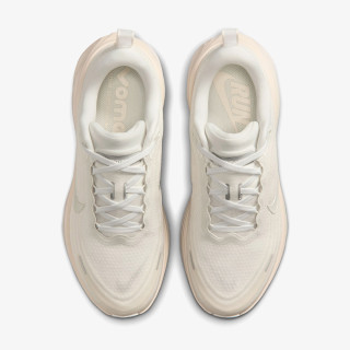 Nike Atlete W NIKE VOMERO PLUS ESS 