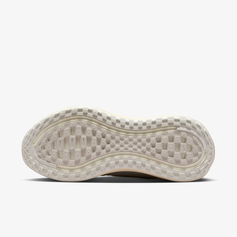 Nike Atlete W NIKE VOMERO PLUS ESS 