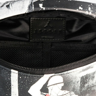 Nike Торбица JAM BOROUGH GFX CROSSBODY BAG 