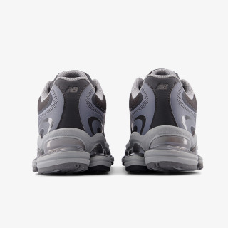 New Balance Патики 2000 