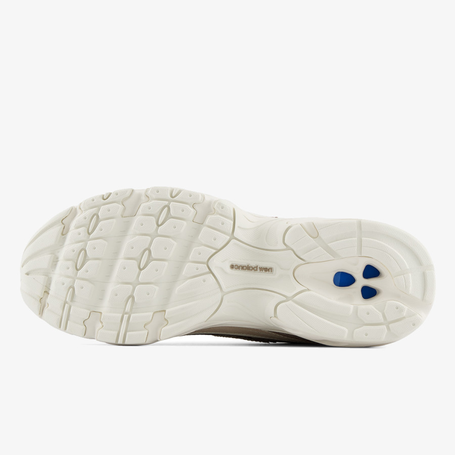 New Balance Atlete 740 