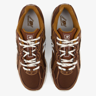 New Balance Atlete 740 