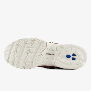 New Balance Atlete 740 