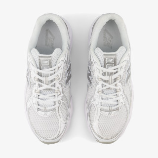 New Balance Патики U 740 